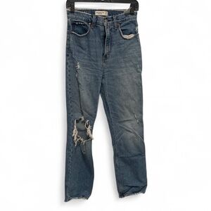 Abercrombie and Fitch 90s Straight Ultra High Rise Distressed Jeans Size 2